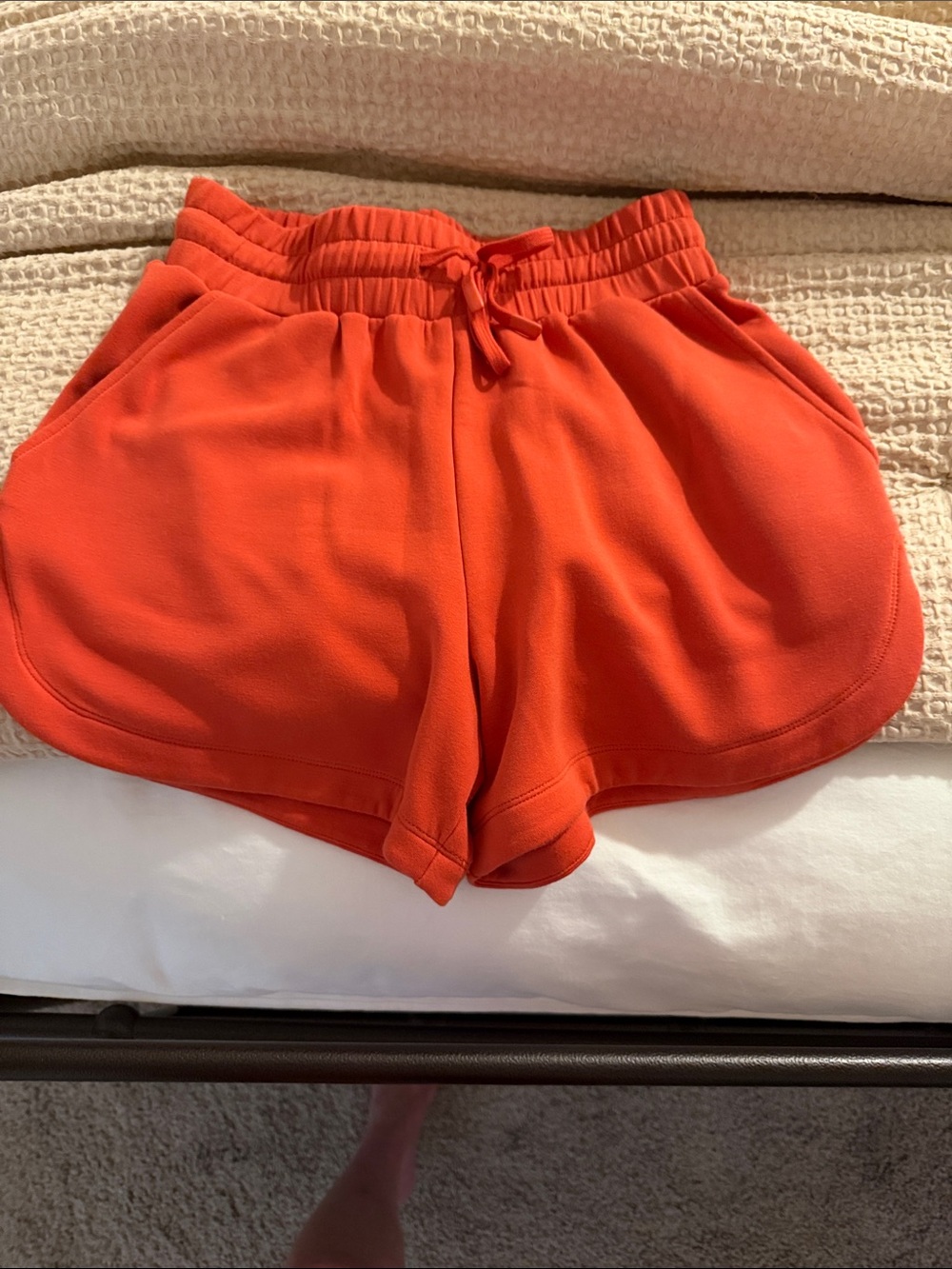 Varley Coulter High Waist Shorts - Picture 4 of 4